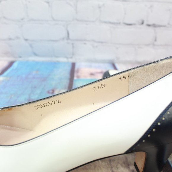 Salvatore Ferragamo Leather Kitten Heel Size 7.5 B - Picture 8 of 9